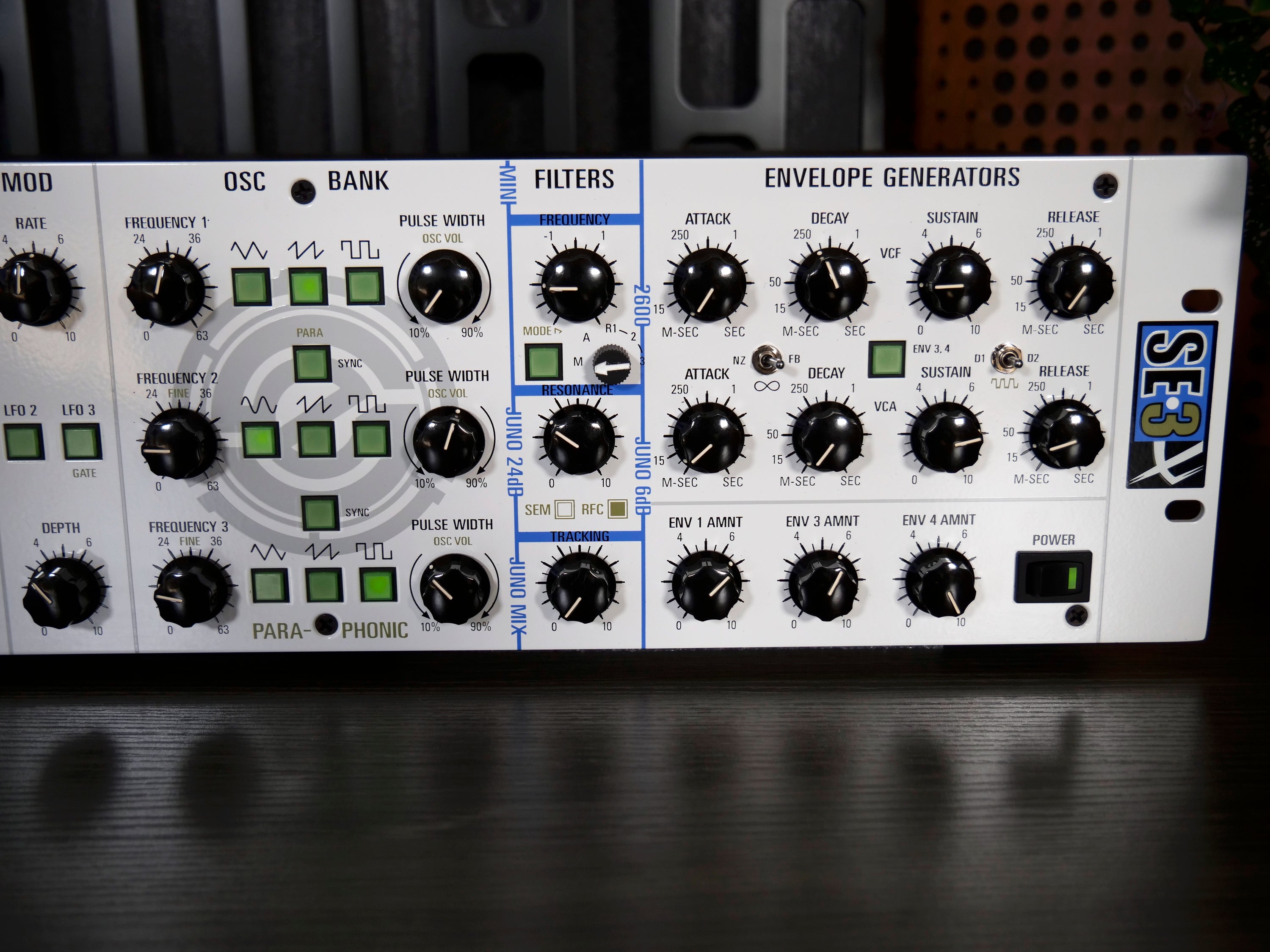 SE-3X Paraphonic Analog Synthesizer (Special Edition)